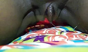 युवा रोगियों के लिए मूवी एचडी सेक्सी उपचार के लागू तरीकों की एक गाउन में एक नर्स