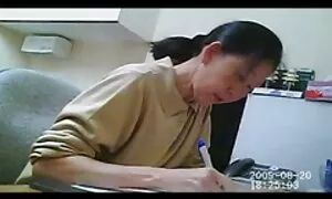 एक लैपटॉप के सामने हस्तमैथुन हिंदी सेक्सी एचडी मूवी